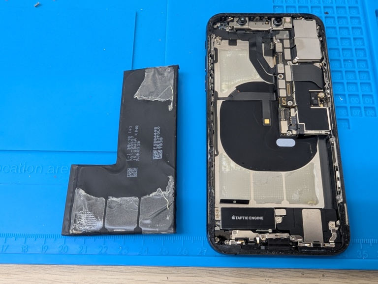 iPhone13Pro（アイフォンサーティーンプロ）のバッテリー交換ならスマホ修理工房へお任せください